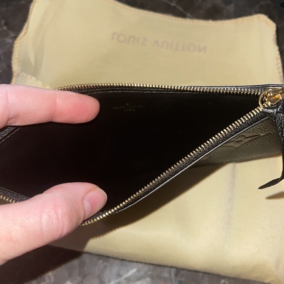 Louis Vuitton zipper pouch - Picture 4 of 5